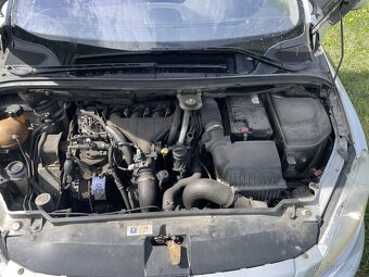 Prodám Peugeot 307 Kombi (2005) – Pojízdný a v dobrém stavu - 8