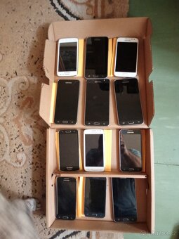 Prodám mobilní telefony Samsung - 8