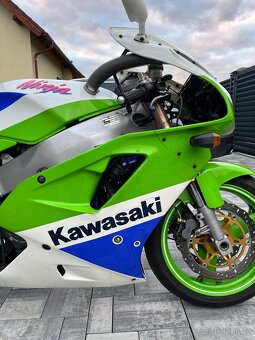 Kawasaki ZX-7 ZXR 750 J - 8