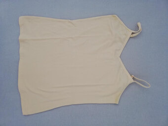 Prodám trička s krátkým rukávem, tílko. - 8