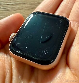 Apple Watch SE - 8