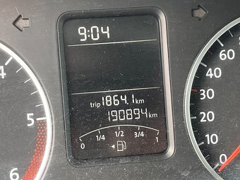 Prodám VOLKSWAGEN AMAROK 2.0 TDI - 8