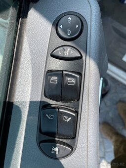 Mercedes-Benz Viano - 8