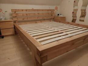 Masivní severská modřínová postel - 8