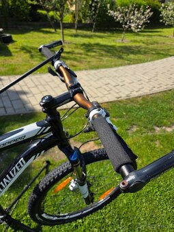 prodám pěkný Hardtail Specialized - 8