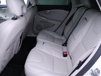 Volvo V40 2,0 D3 110kW Aut. Ocean Race (2016) - 8