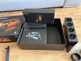 LEGO TECHNIC 42056 Porsche 911 GT3 RS - Z VÝSTAVKY - 8