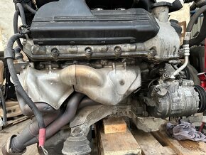 BMW S65B40A motor M3 E90 E92 E93 - 8