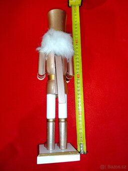 Dřevěné louskáčky 2 ks + Santa hrací - 8