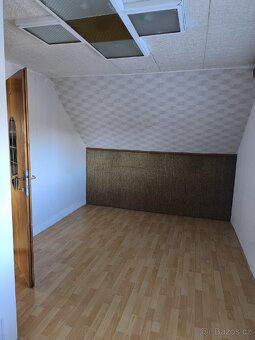 Pronájem podkrovního bytů 2+1 - 8
