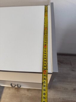 Praktická kuchyňská skříňka - 8