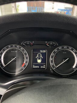 Skoda Octavia 2.0 TFSI RS - 8