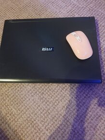 Notebook MSI - 8