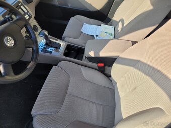 Volkswagen Passat - 8