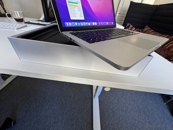 Macbook Pro 13” Early 2015, 2,7 GHz Dvoujádro Intel Core i5 - 8