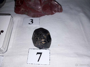 S82 Sbírka minerálů - drahokamové odrůdy minerálů - 8