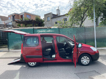 Citroën Berlingo upravený pro převoz vozíčkáře - 8