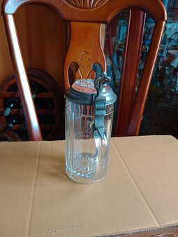 Hezký starý, skleněný korbel s mal. poklopem - 8