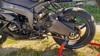 Kawasaki ZX6R Ninja - 8