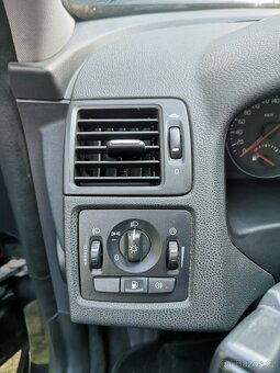 Prodám VOLVO V50 1,6 D Drive - 8