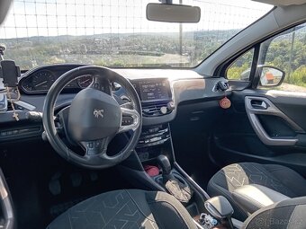 Prodám Peugeot 2008 1.2 benzín - 8