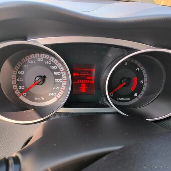 Mitsubishi Outlander 2,0 Di-D - 8