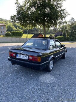 BMW E30 318is - 8