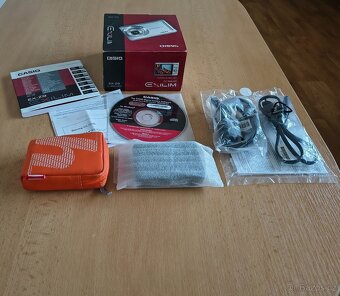 Digitální fotoaparát Casio Exilim ZOOM EX-Z9 oranžový - 8