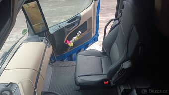 Jumbo, průjezdná souprava Mercedes Benz Actros - 8