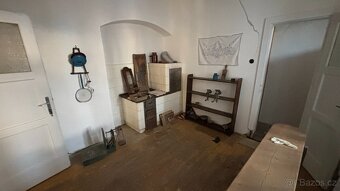 Veliký rodinný dům, možno i jako dvojdomek - 8