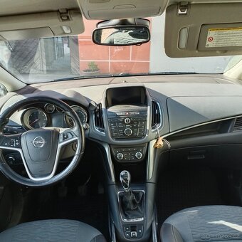 Opel ZAFIRA TOURER 2,0 D - 8