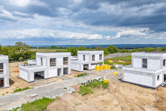 Prodej moderních rodinných domů 448, Blatec - 8