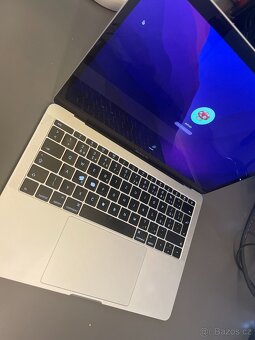 MacBook Pro 13.3" (2017) – 2,3 GHz i5, 8GB RAM, 250GB SSD - 8