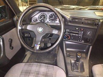 BMW E30 318is - 8
