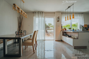 Prodej, Rodinný dům 243m2, pozemek 1303m2, Popůvky - 8
