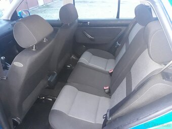 VW GOLF 4 - 8