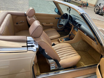 Mercedes-Benz SL 380 R107 - 8