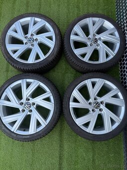 Volkswagen GOLF 8 - originální celoroční sada 225/40 R18 - 8