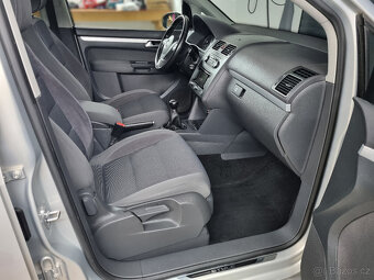 VW Touran 2.0TDi 103kW Style 7 sedadel (po servisu) - 8