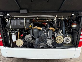 Mercedes-Benz Tourismo RHD 16 - 8