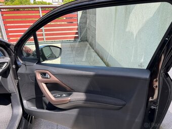 Peugeot 208, PureTech 1,2 edice STYLE - bezvadný stav - 8