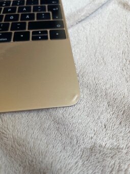 Apple MacBook 12” (2015) – Intel Core i7 / Zlatý - 8