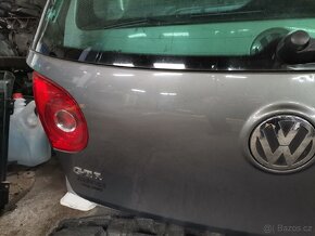 VW Golf 5 GTI víko zavazadlového prostoru barva šedá - 8