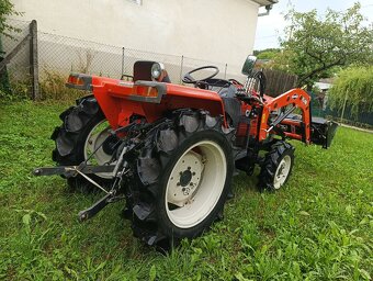 Traktor , malotraktor Kubota GL 25 s čelným nakladačom - 8