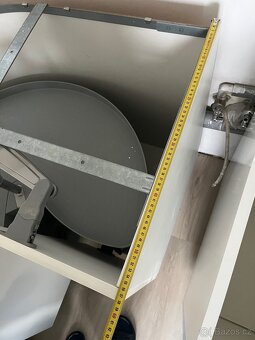 Rohová kuchyňská skříňka s otočným mechanizmem - 8