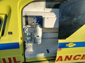 Volvo V70 AWD ambulance - 8