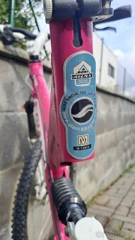 Kvalitní dětské / dámské horské celoodpružené kolo 26 - 8