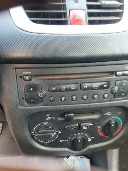 Peugeot 206 plus 1.1 44 kW - 8