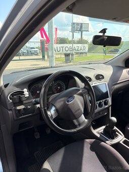 FORD FOCUS 2004 - 8