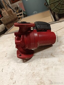 Oběhové čerpadlo grundfos - 8